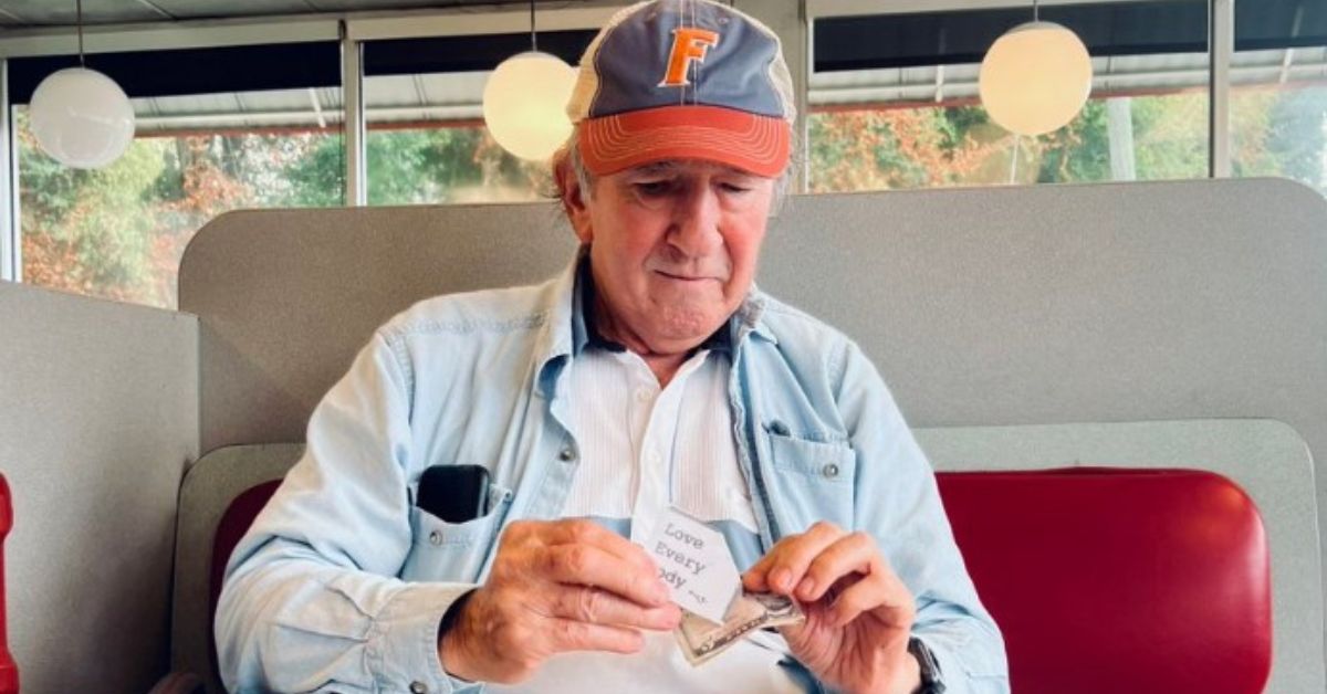 If You've Seen This Man Handing Out Notes at a Waffle House, You're One ...